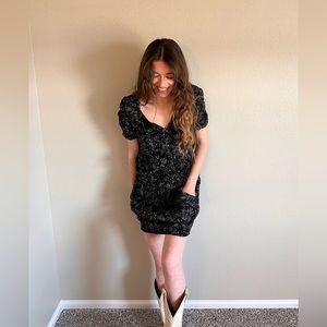 Mini dress with pockets!